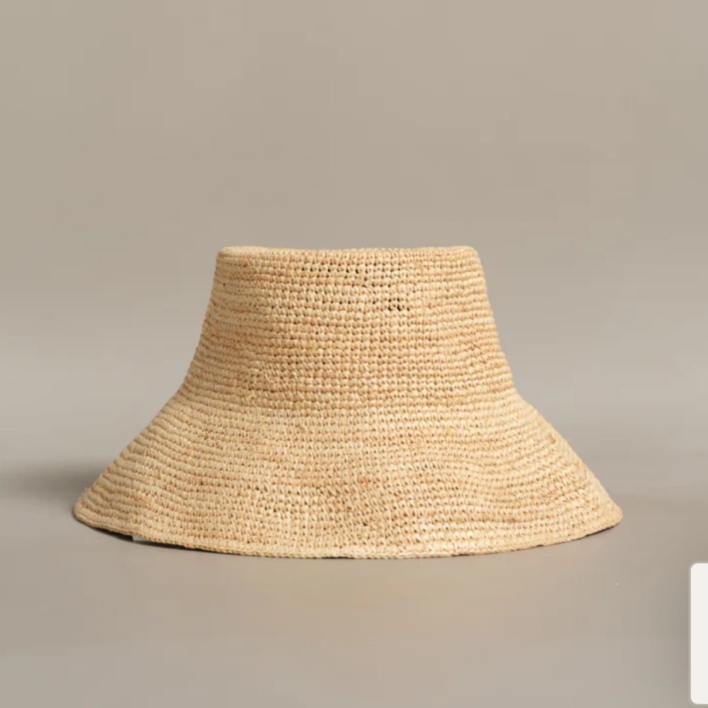 Elegant Tan Straw Sun Hat